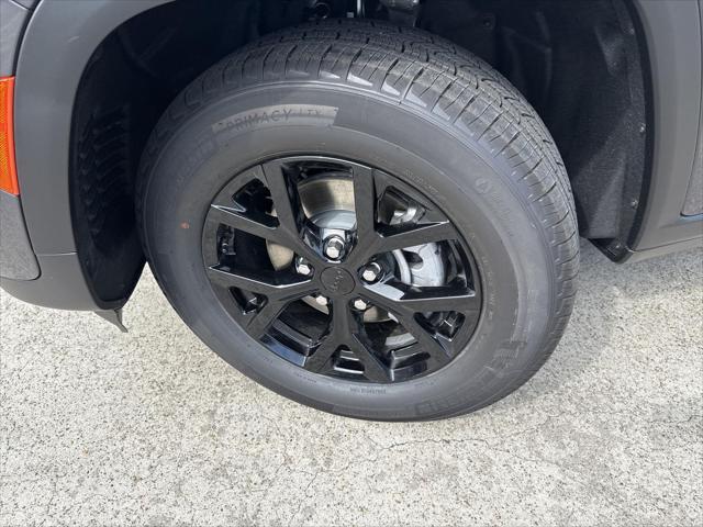 new 2025 Jeep Grand Cherokee car, priced at $39,012