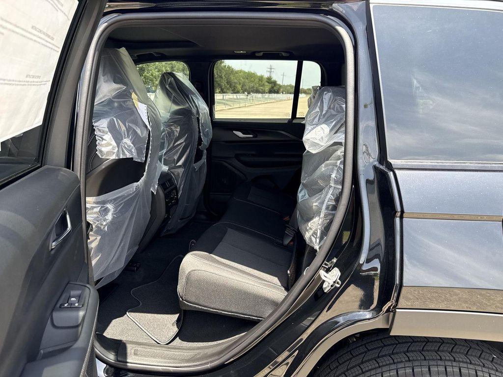 new 2025 Jeep Grand Cherokee car, priced at $33,348