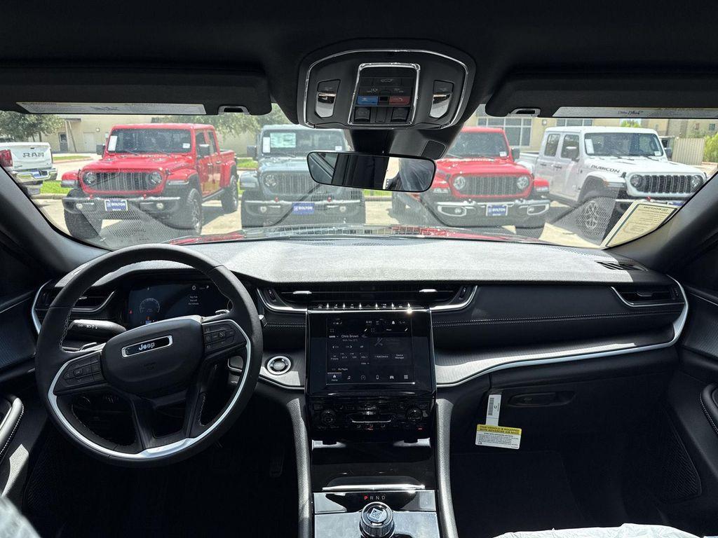 new 2025 Jeep Grand Cherokee car, priced at $37,266