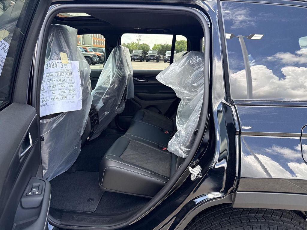 new 2025 Jeep Grand Cherokee car, priced at $37,266