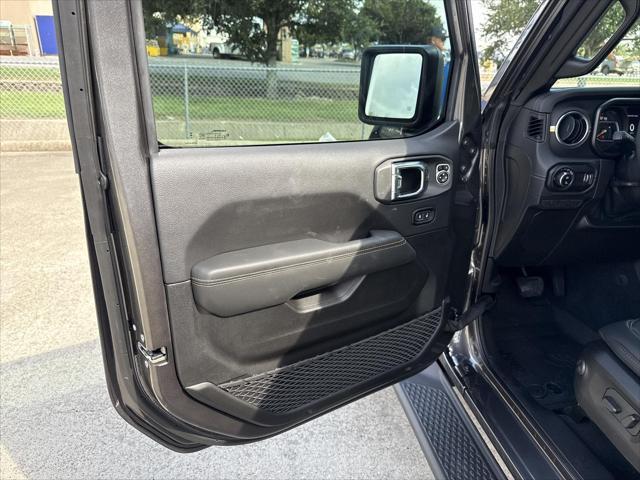 new 2025 Jeep Gladiator car, priced at $42,824
