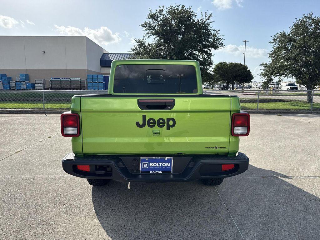 new 2025 Jeep Gladiator car, priced at $41,874