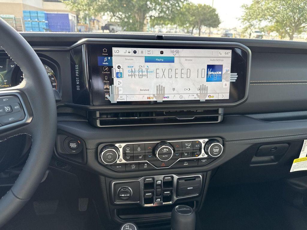 new 2025 Jeep Gladiator car, priced at $41,874