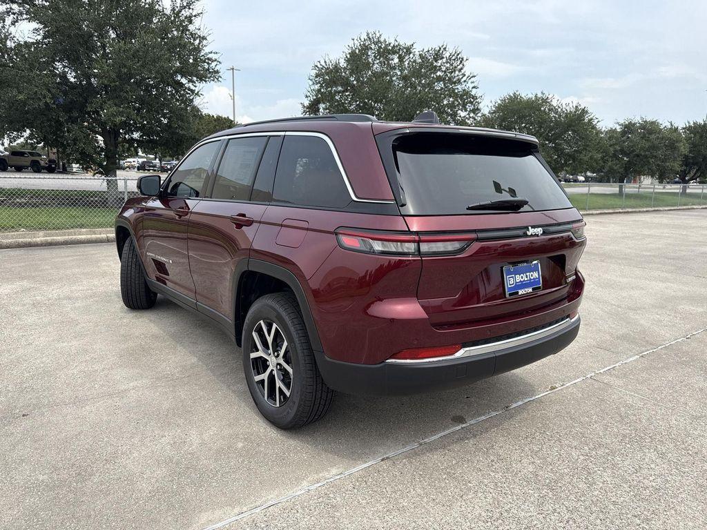 new 2025 Jeep Grand Cherokee car, priced at $38,921