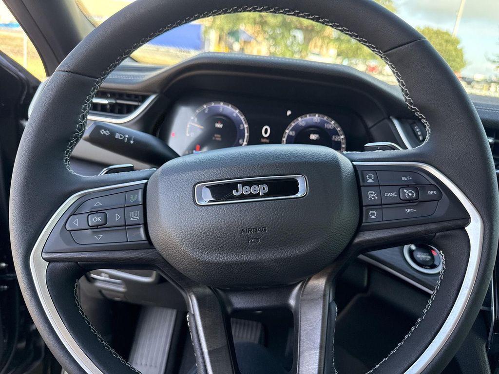 new 2025 Jeep Grand Cherokee car, priced at $43,641