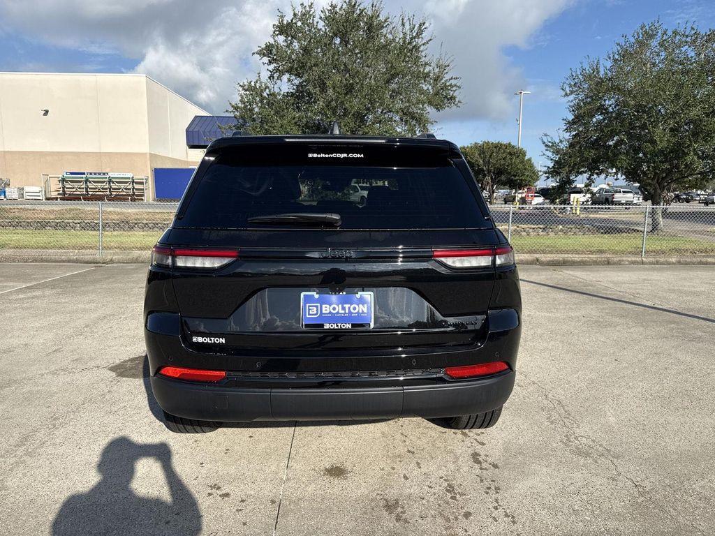 new 2025 Jeep Grand Cherokee car, priced at $43,641