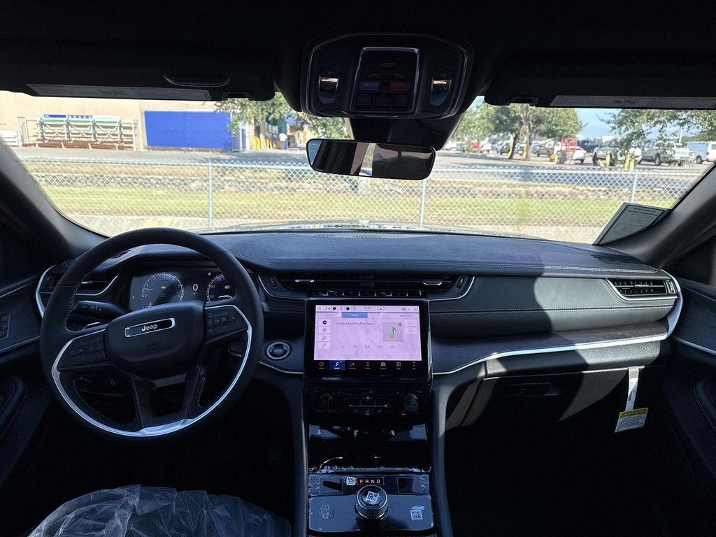 new 2025 Jeep Grand Cherokee car, priced at $43,641