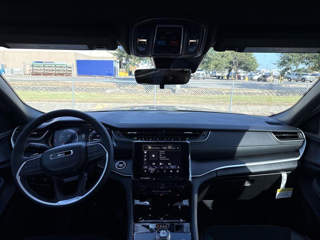 new 2025 Jeep Grand Cherokee L car, priced at $39,476