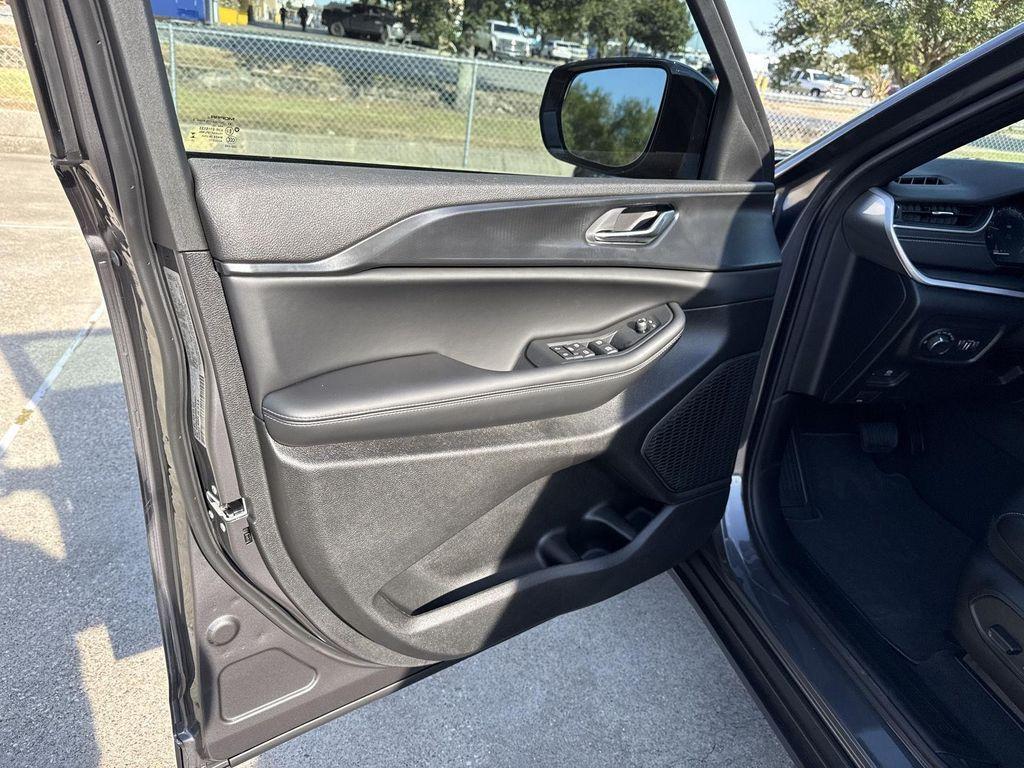 new 2025 Jeep Grand Cherokee L car, priced at $39,476