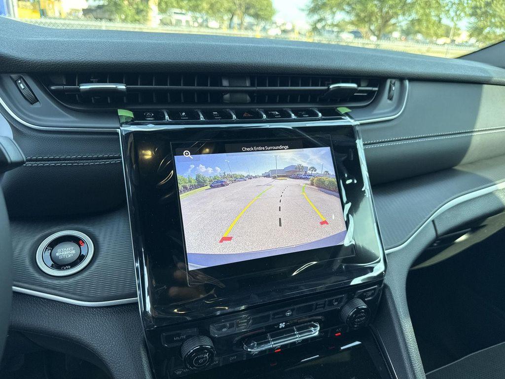 new 2025 Jeep Grand Cherokee L car, priced at $39,476