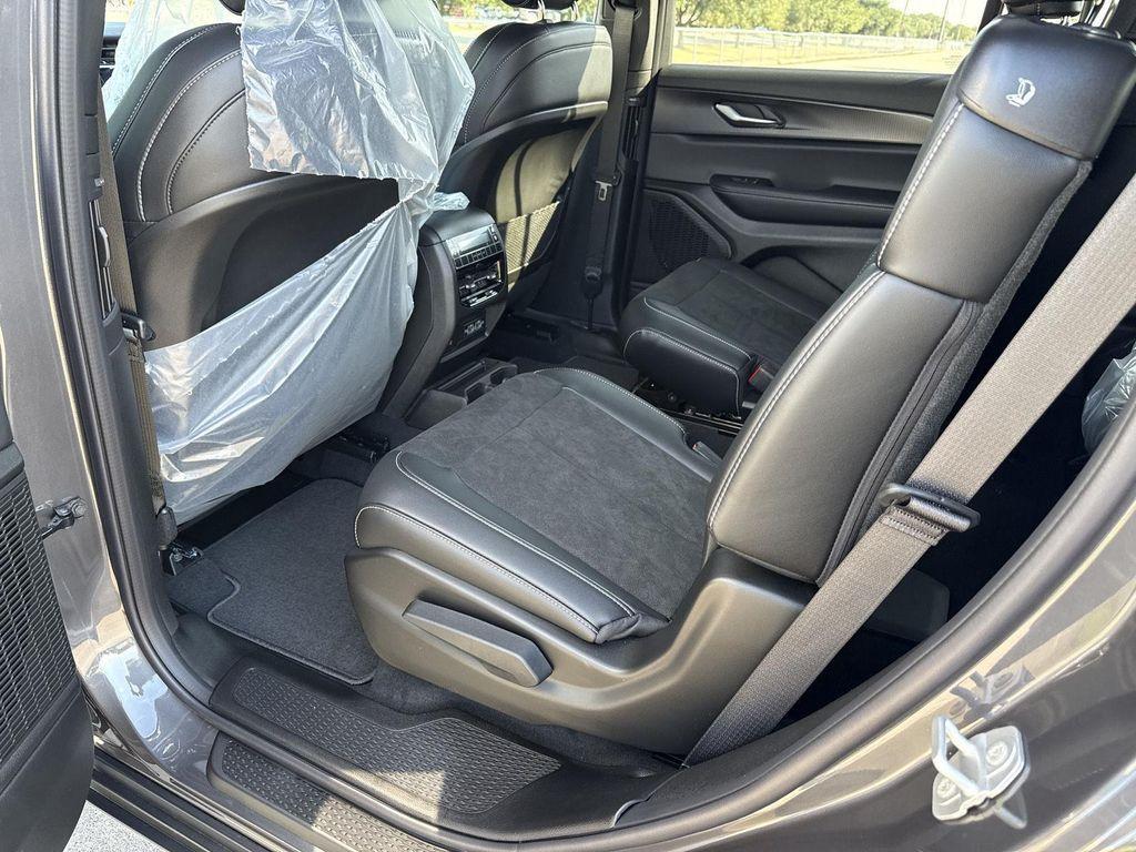 new 2025 Jeep Grand Cherokee L car, priced at $39,476