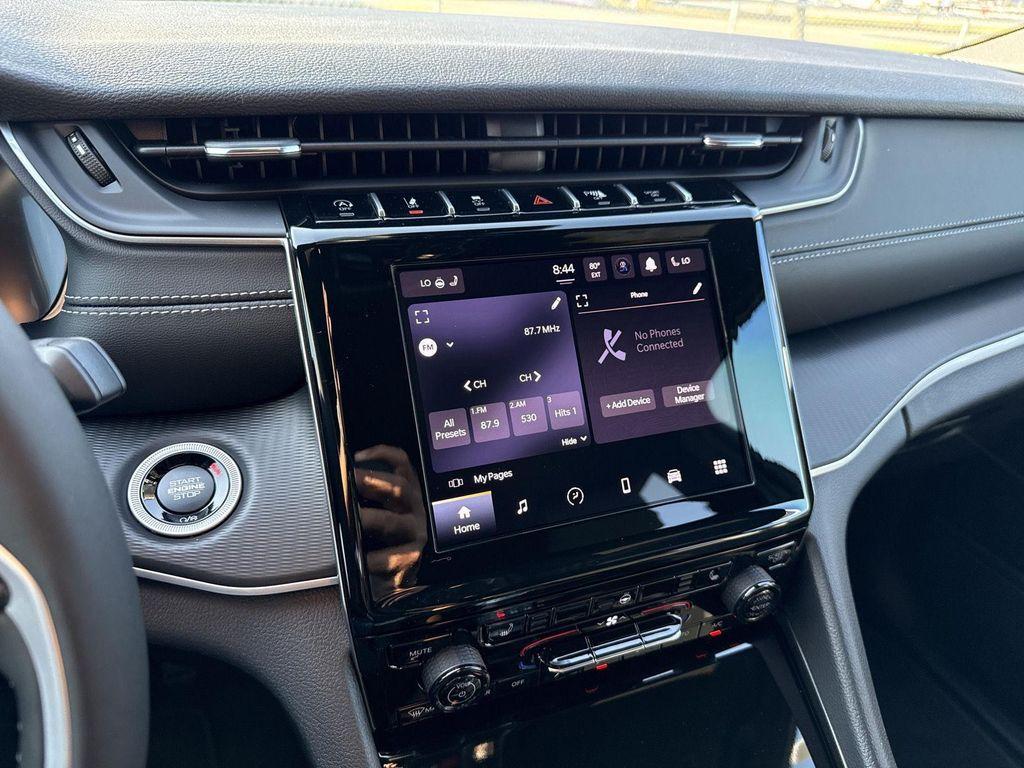 new 2025 Jeep Grand Cherokee car, priced at $41,722