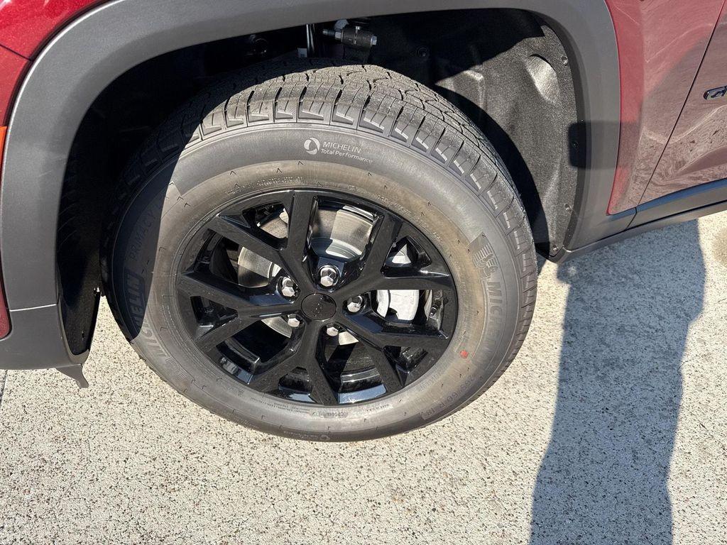new 2025 Jeep Grand Cherokee car, priced at $41,722