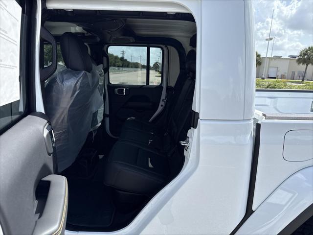 new 2025 Jeep Gladiator car, priced at $43,454