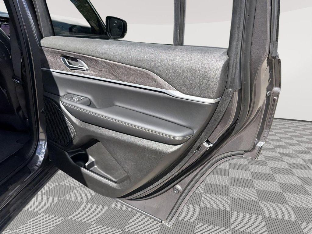 new 2025 Jeep Grand Cherokee L car, priced at $39,031