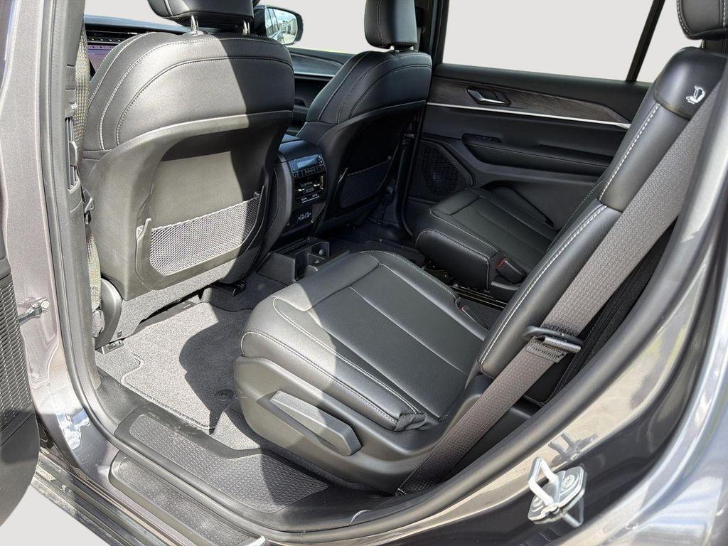 new 2025 Jeep Grand Cherokee L car, priced at $39,031