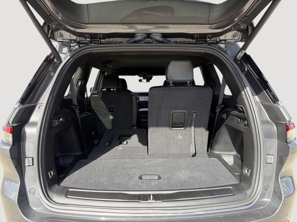 new 2025 Jeep Grand Cherokee L car, priced at $39,031