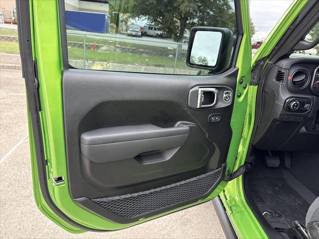 new 2025 Jeep Gladiator car, priced at $48,062