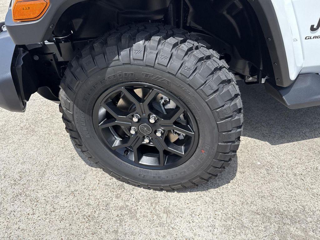 new 2025 Jeep Gladiator car, priced at $41,338