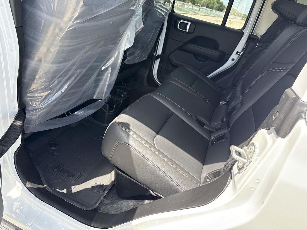 new 2025 Jeep Gladiator car, priced at $41,338