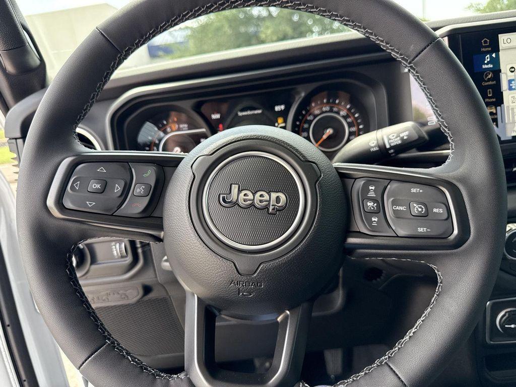 new 2025 Jeep Gladiator car, priced at $41,338