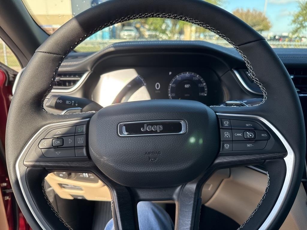 new 2025 Jeep Grand Cherokee car, priced at $37,226