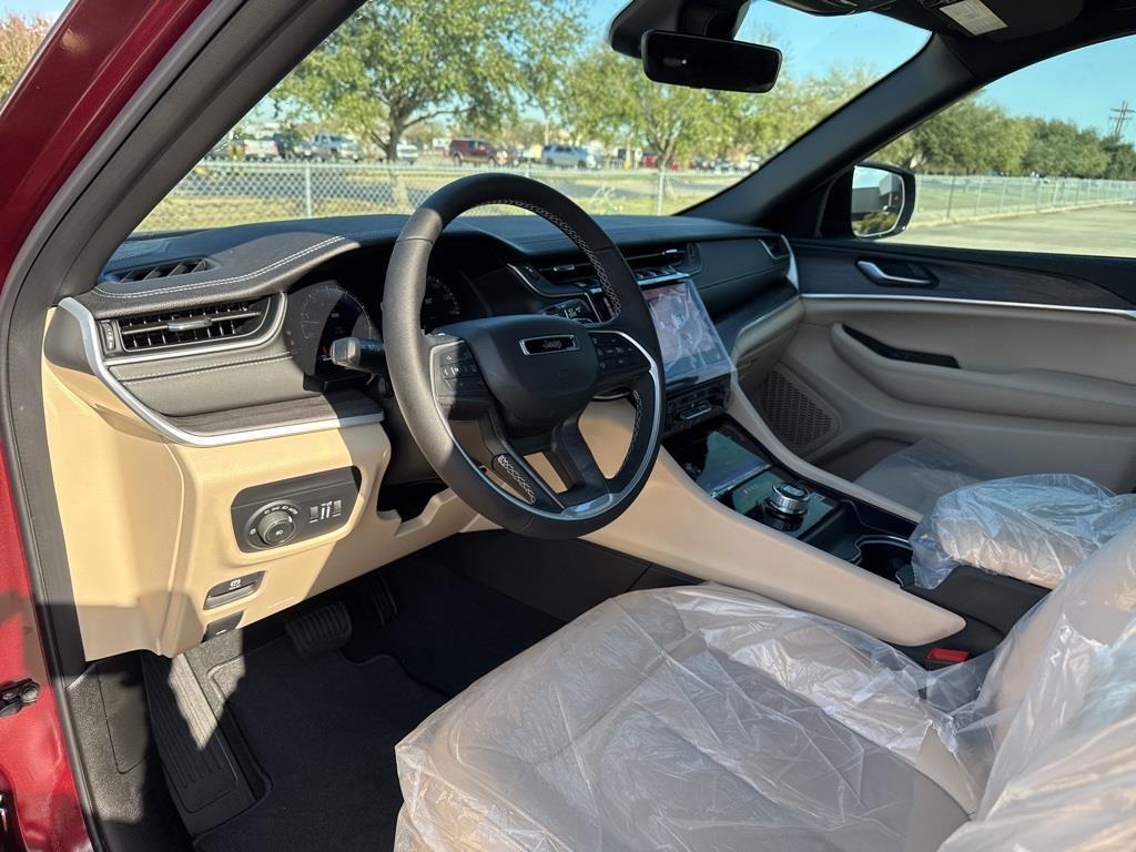 new 2025 Jeep Grand Cherokee car, priced at $37,226