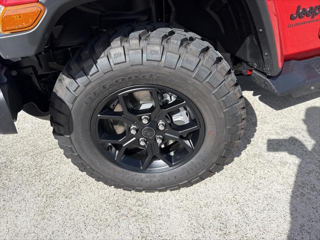 new 2025 Jeep Gladiator car, priced at $42,824