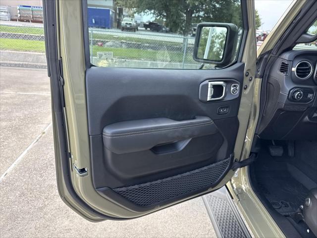 new 2025 Jeep Gladiator car, priced at $40,619