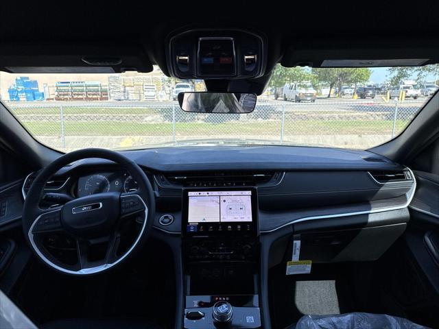 new 2025 Jeep Grand Cherokee car, priced at $40,235