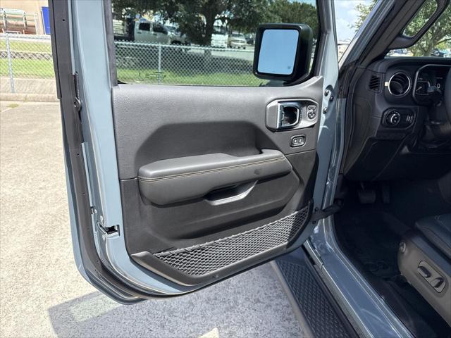 new 2025 Jeep Gladiator car, priced at $42,824