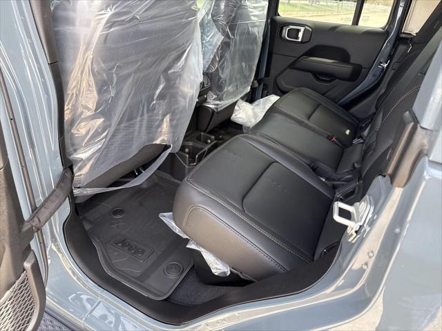 new 2025 Jeep Gladiator car, priced at $42,824