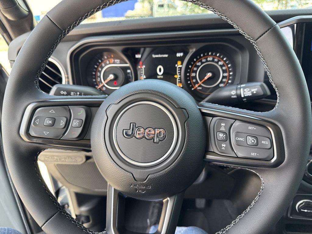 new 2025 Jeep Gladiator car, priced at $41,924