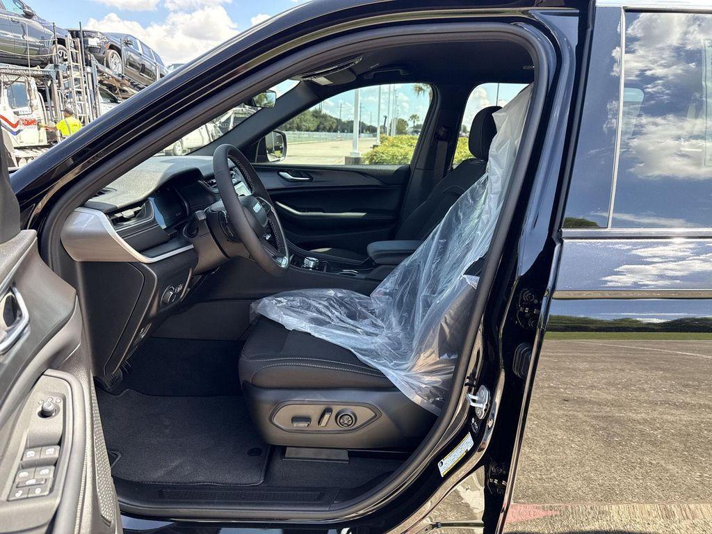 new 2025 Jeep Grand Cherokee L car, priced at $34,382