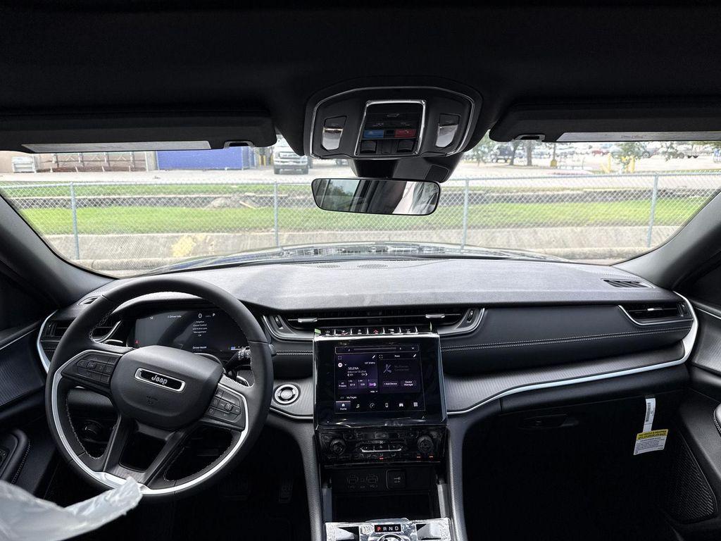 new 2025 Jeep Grand Cherokee L car, priced at $42,036