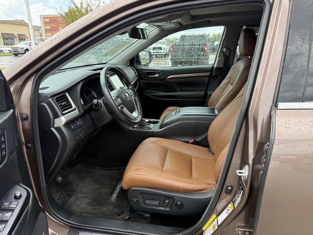 used 2018 Toyota Highlander car, priced at $22,455