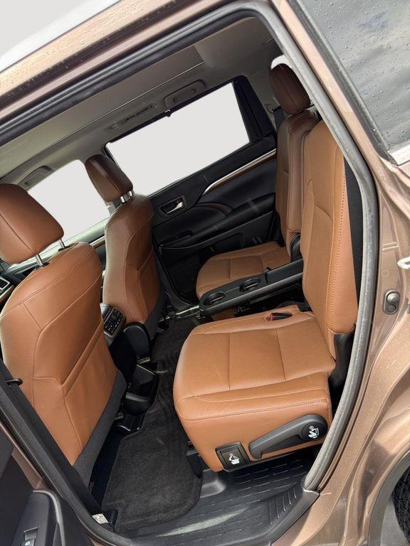 used 2018 Toyota Highlander car, priced at $19,989