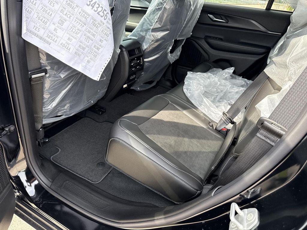 new 2025 Jeep Grand Cherokee car, priced at $39,726