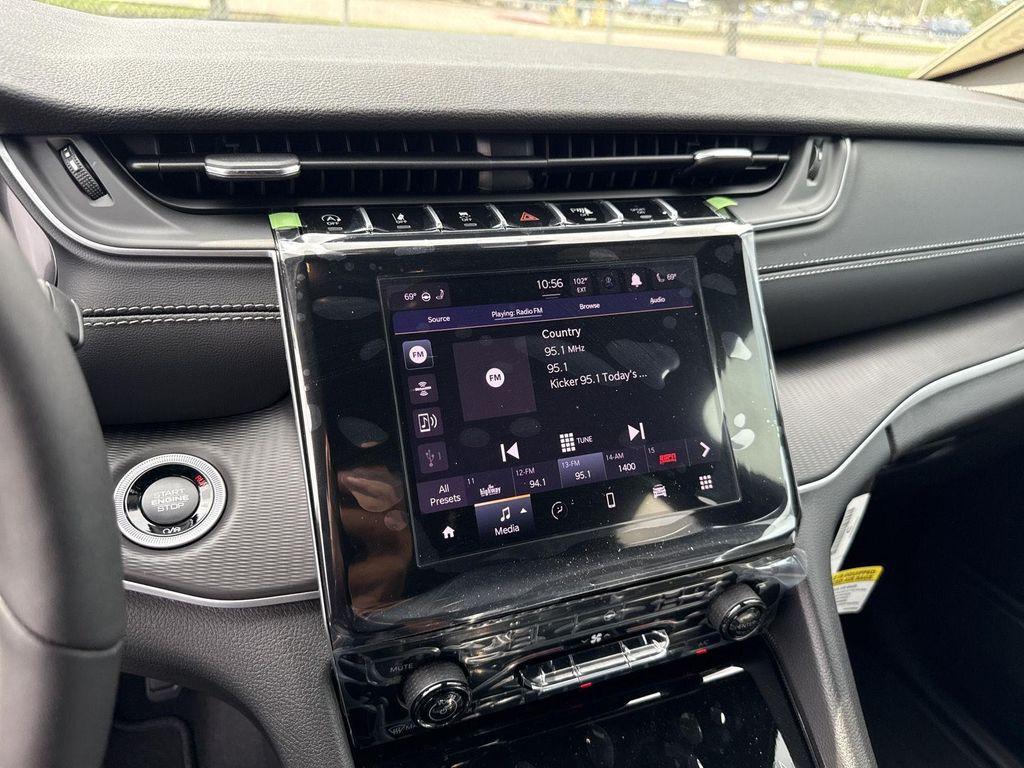 new 2025 Jeep Grand Cherokee car, priced at $39,726