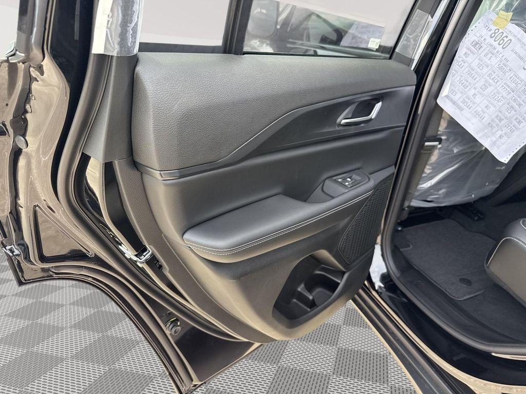 new 2025 Jeep Grand Cherokee car, priced at $40,226