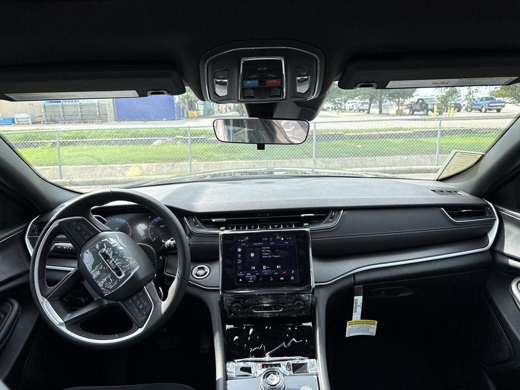 new 2025 Jeep Grand Cherokee car, priced at $39,726