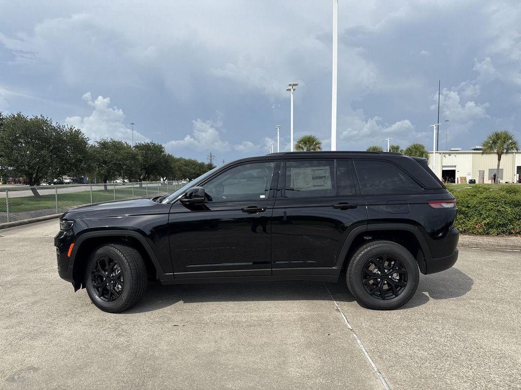 new 2025 Jeep Grand Cherokee car, priced at $39,726