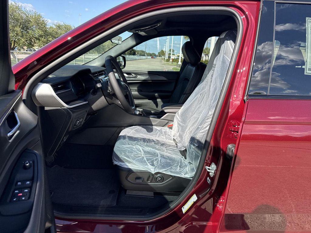 new 2025 Jeep Grand Cherokee L car, priced at $41,436