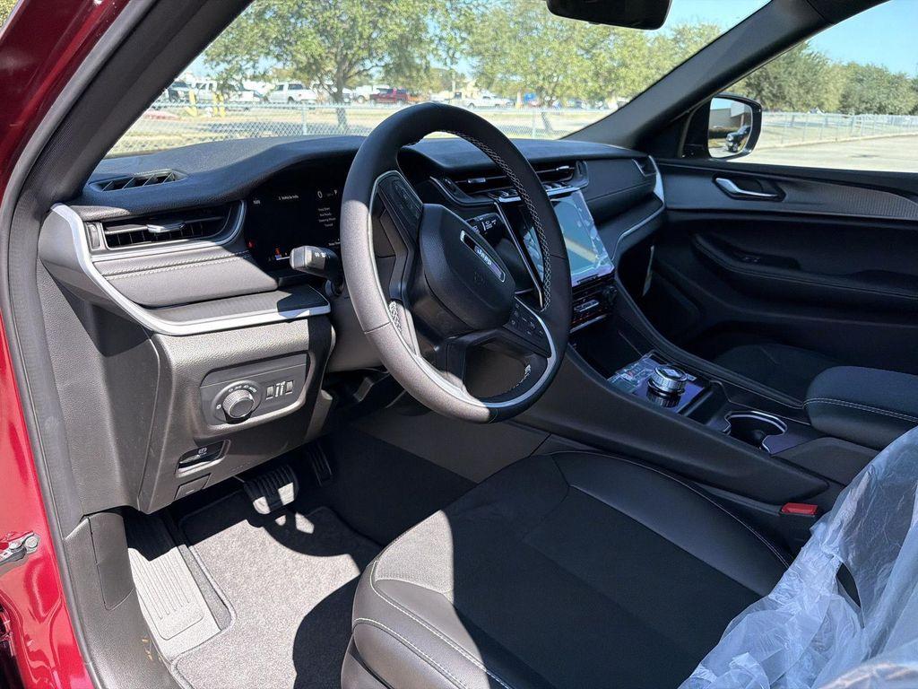 new 2025 Jeep Grand Cherokee L car, priced at $40,956