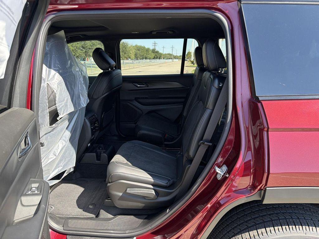 new 2025 Jeep Grand Cherokee L car, priced at $40,956