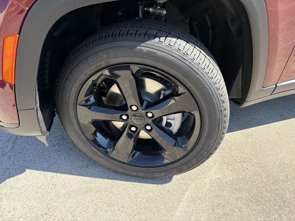 new 2025 Jeep Grand Cherokee L car, priced at $40,956