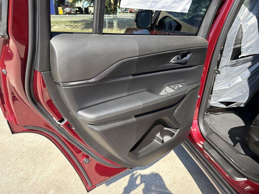 new 2025 Jeep Grand Cherokee L car, priced at $40,956