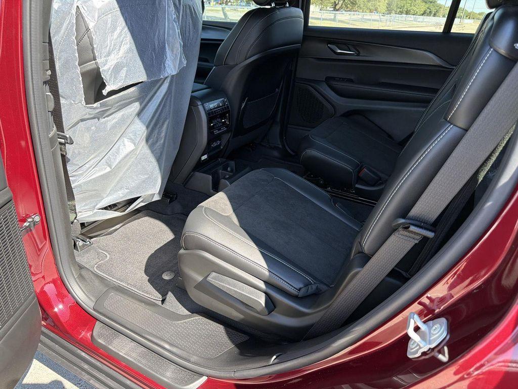 new 2025 Jeep Grand Cherokee L car, priced at $40,956