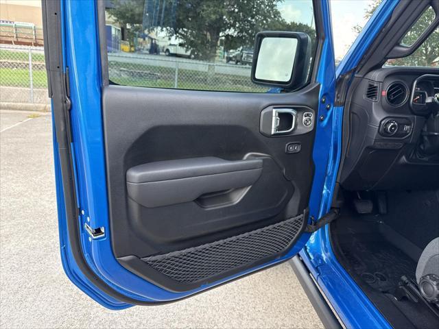 new 2025 Jeep Wrangler car, priced at $52,018
