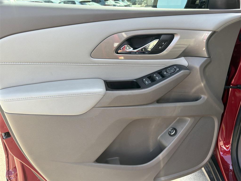 used 2020 Chevrolet Traverse car, priced at $26,998